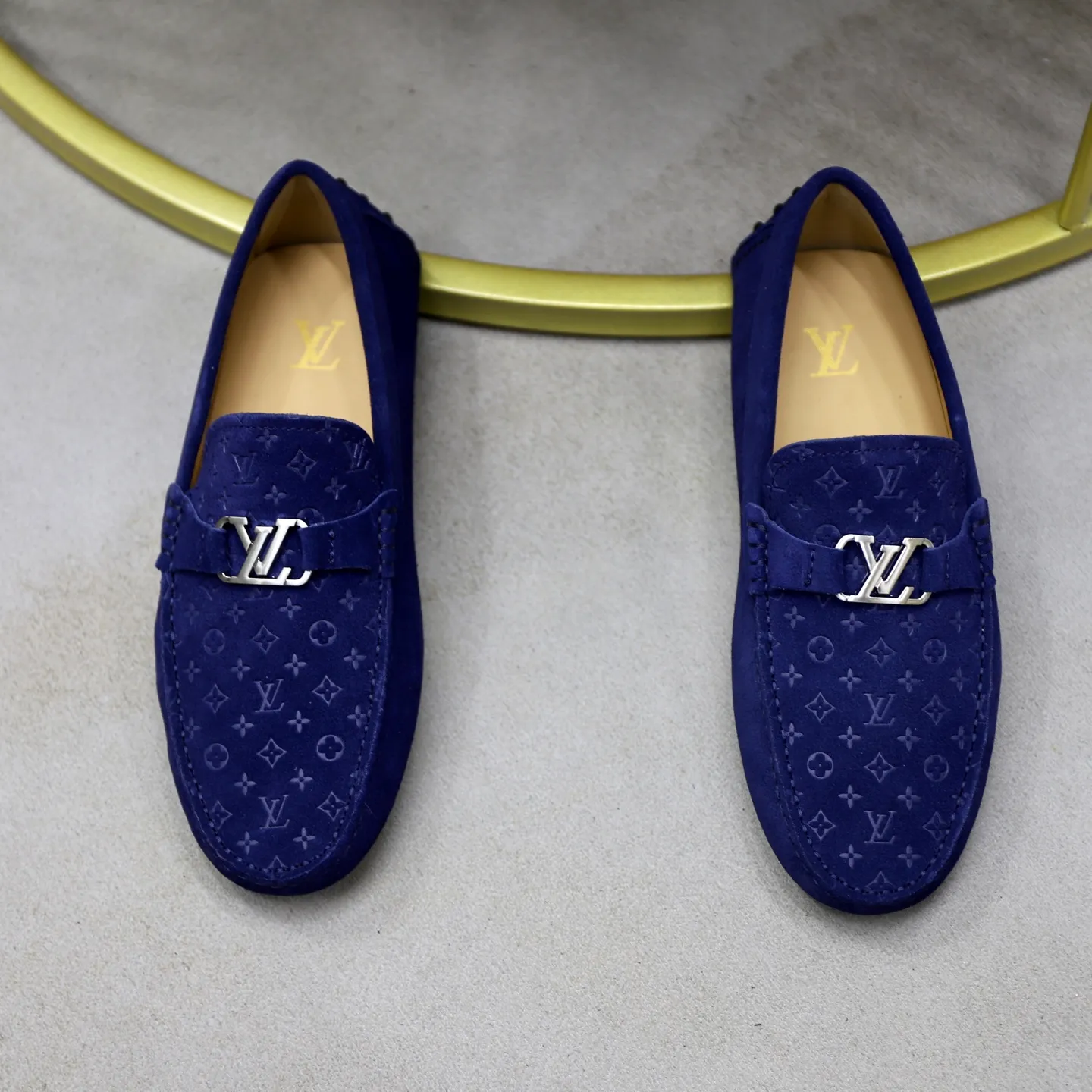 Ex-factory price: 480💰【LV】Louis Vuitton ⚠️High-end men’s driving and pedal series ⚠️38-44 (customized for 45) ⚠️All original cowhide leather! Thick and soft! Made entirely of calfskin lining! The latest non-slip beanie sole! Three-dimensional package technology! Fashionable and classic! Handicrafts! Original high quality! Feel free to compare!